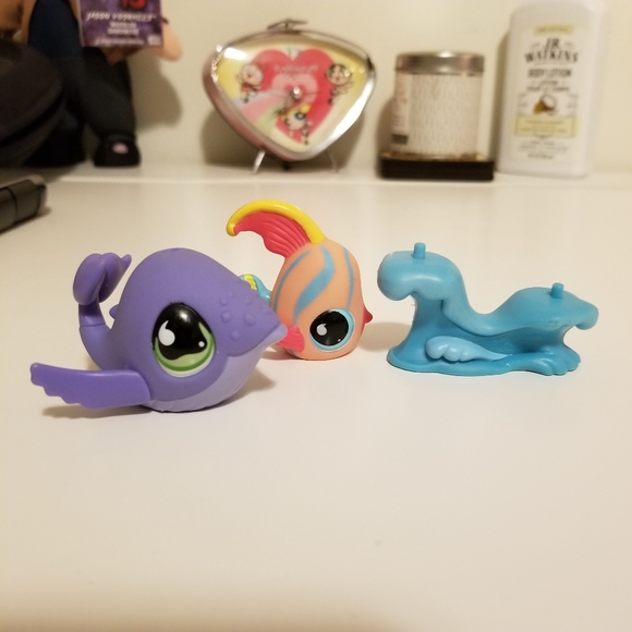 Littlest Pet Shop Whale (#643) and Angelfish (#644) - Picture 2 of 4